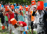 #IceBucketChallenge, el desafío viral que busca concientizar sobre la ELA