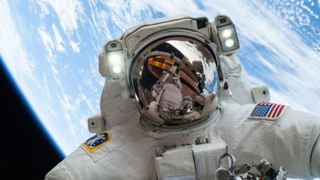_81946110_astronaut_1600x900
