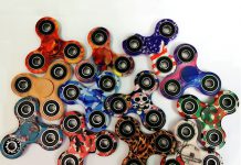 Fidget Spinner: el gadget utilizado tanto por niños como por adultos para aliviar el estrés, reducir la ansiedad y aumentar la concentración